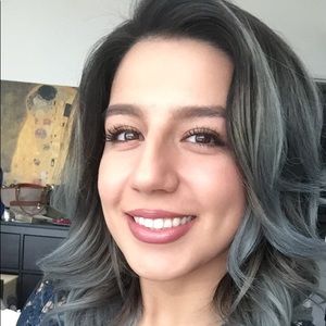 Meet your Posher, Laura